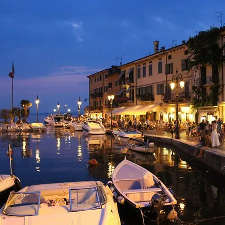 Casa Elegante E Panoramica Sul Di Garda Lejlighed Torri Del Benaco